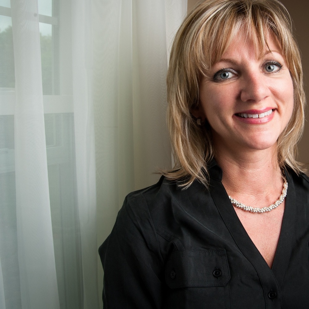 Meet your Posher, Elaine